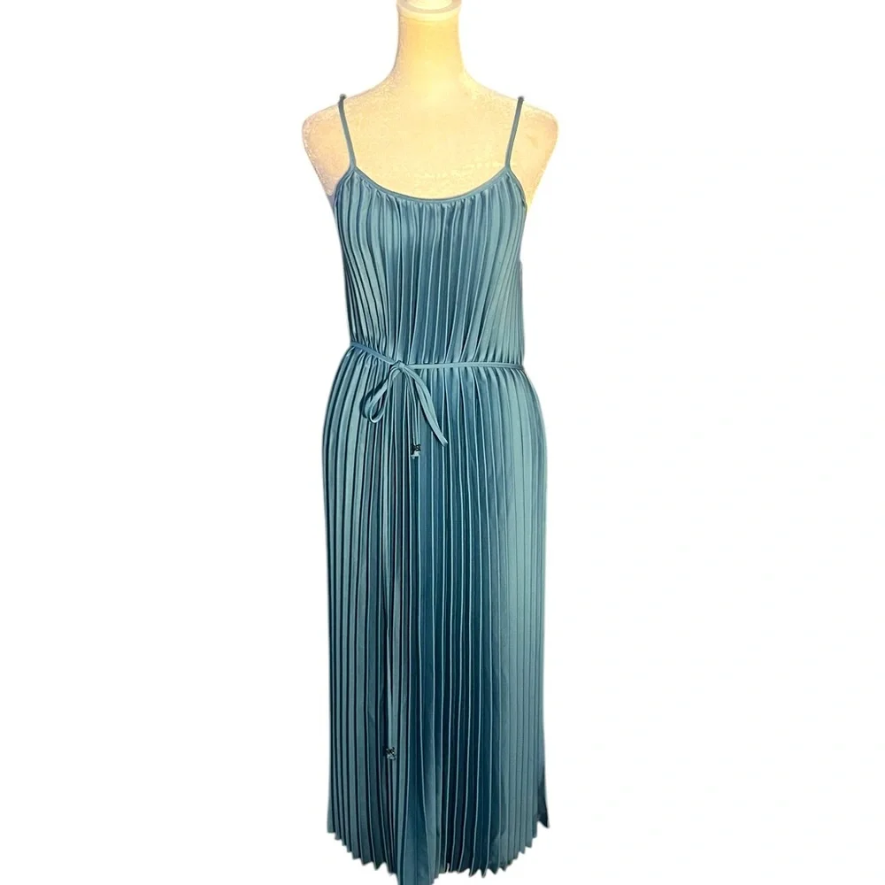 SAM EDELMAN SATIN PLISSE DRESS INDUSTRIAL GREEN BERY GOOD COND SIZE (M) - Picture 2 of 7